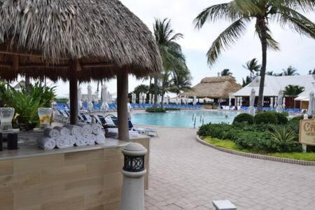 The Palms, Ocean View Studio Located At Ritz Carlton - Key Biscayne Майами Экстерьер фото