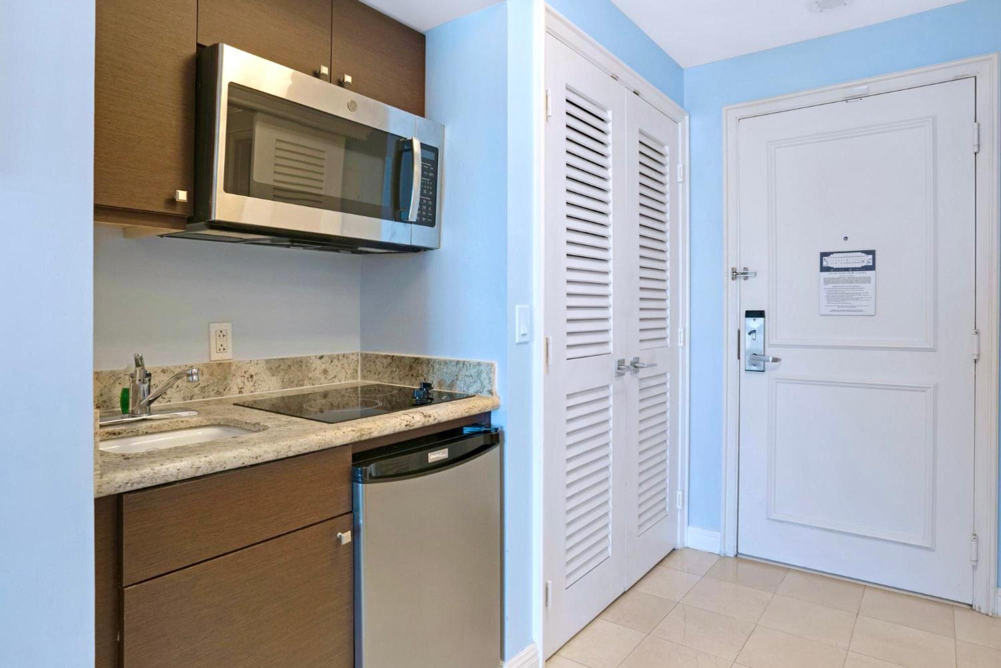 The Palms, Ocean View Studio Located At Ritz Carlton - Key Biscayne Майами Экстерьер фото